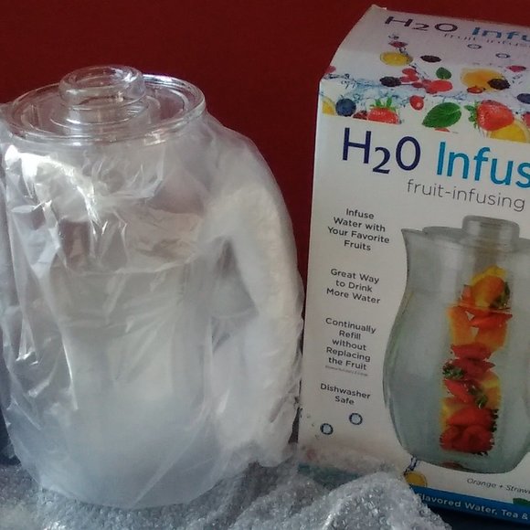 2.5 Liter Fruit-Infusing Pitcher  New-In-Box - Picture 2 of 8